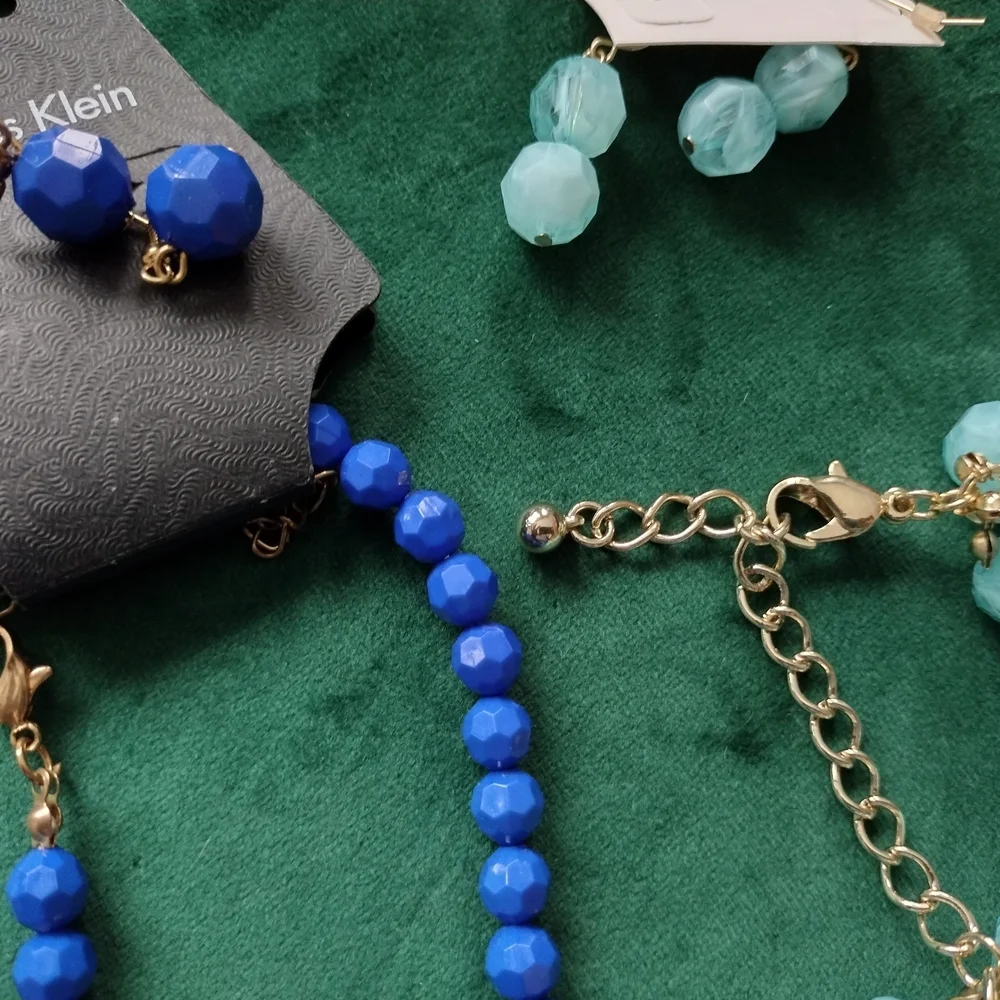 Elegant Blue and Aqua Beaded Necklace Set - Picture 7 of 7